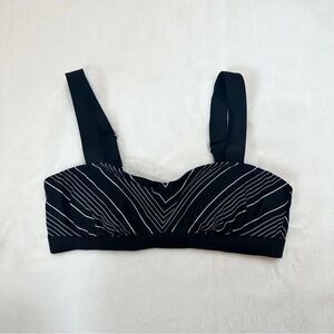 Athleta Black White Chevron Quick Dri Bikini Top Women's Size 32 B/C
